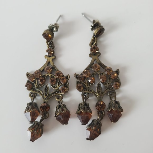 Vintage Inspired Dangle Earring -  Gold and Amber Colors - Picture 2 of 3